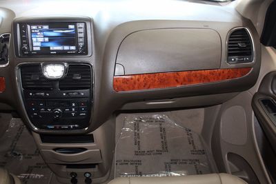 2013 Chrysler Town & Country Touring