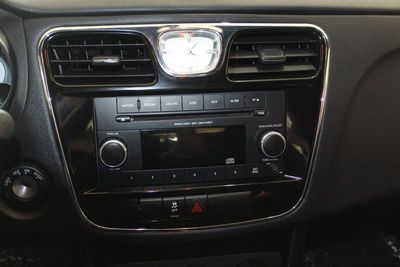 2013 Chrysler 200 LX