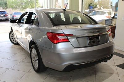 2013 Chrysler 200 LX