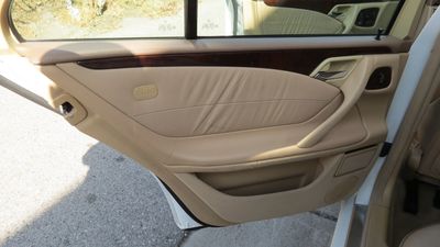 2001 Mercedes-Benz E320