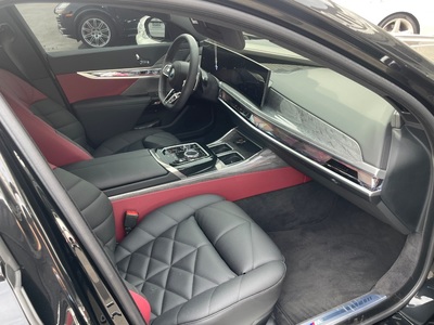 2025 BMW 7 Series 740i RWD
