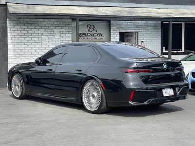 2025 BMW 7 Series 740i RWD