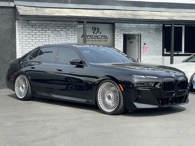 2025 BMW 7 Series 740i RWD