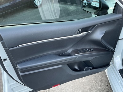 2022 Toyota Camry Hybrid SE FWD
