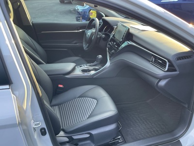 2022 Toyota Camry Hybrid SE FWD