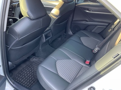 2022 Toyota Camry Hybrid SE FWD
