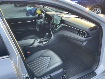 2022 Toyota Camry Hybrid SE FWD