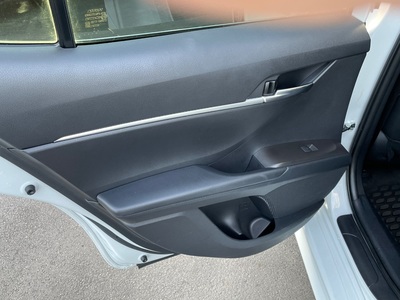 2022 Toyota Camry Hybrid SE FWD