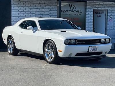 2013 Dodge Challenger SXT Plus