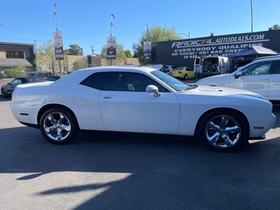 2013 Dodge Challenger SXT Plus