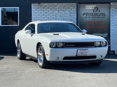 2013 Dodge Challenger SXT Plus