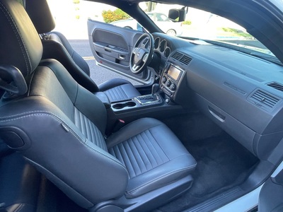 2013 Dodge Challenger SXT Plus