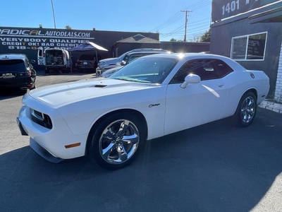 2013 Dodge Challenger SXT Plus
