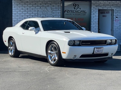 2013 Dodge Challenger SXT Plus