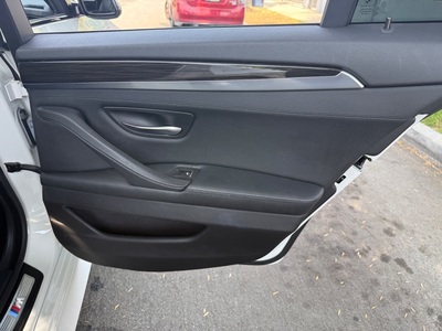 2014 BMW 5 Series 528i Sedan RWD