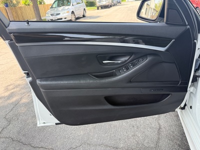 2014 BMW 5 Series 528i Sedan RWD