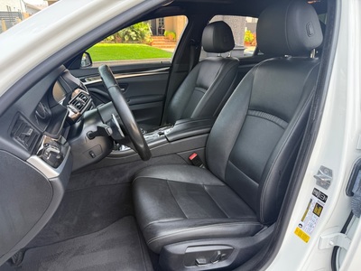 2014 BMW 5 Series 528i Sedan RWD
