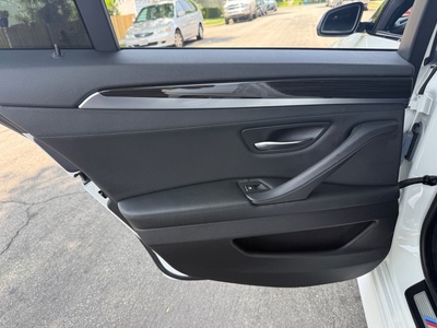2014 BMW 5 Series 528i Sedan RWD