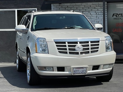 2012 Cadillac Escalade Luxury RWD