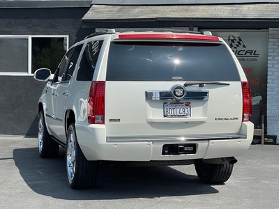 2012 Cadillac Escalade Luxury RWD