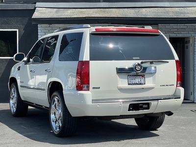 2012 Cadillac Escalade Luxury RWD