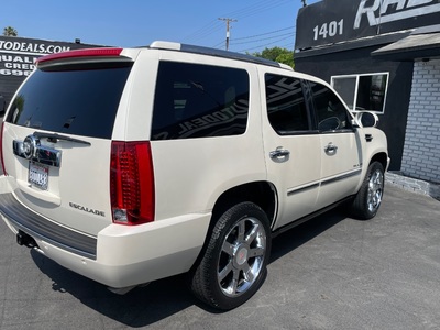 2012 Cadillac Escalade Luxury RWD