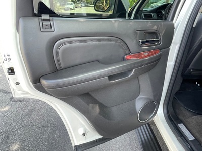 2012 Cadillac Escalade Luxury RWD