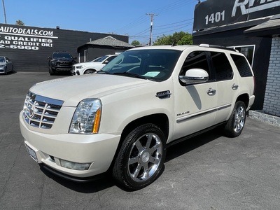 2012 Cadillac Escalade Luxury RWD