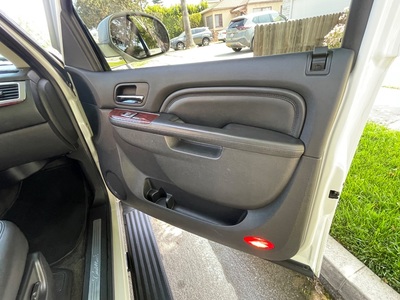 2012 Cadillac Escalade Luxury RWD