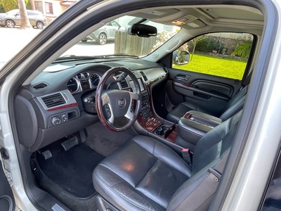 2012 Cadillac Escalade Luxury RWD