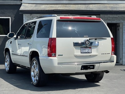 2012 Cadillac Escalade Luxury RWD