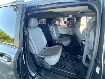 2025 Toyota Sienna XLE 8-Passenger FWD