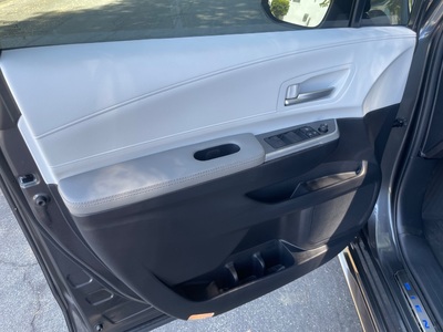 2025 Toyota Sienna XLE 8-Passenger FWD