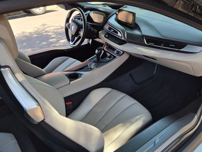 2015 BMW i8 Pure Impulse World