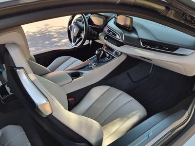 2015 BMW i8 Pure Impulse World
