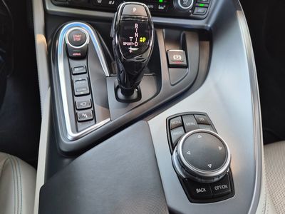 2015 BMW i8 Pure Impulse World