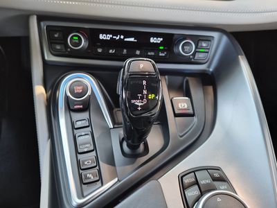 2015 BMW i8 Pure Impulse World