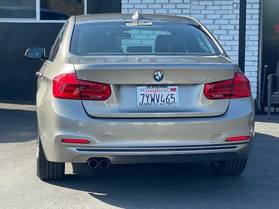 2017 BMW 3 Series 330i Sedan RWD