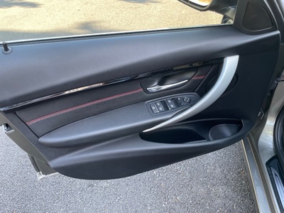 2017 BMW 3 Series 330i Sedan RWD