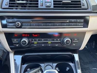 2016 BMW 5 Series 528i Sedan RWD