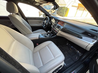 2016 BMW 5 Series 528i Sedan RWD