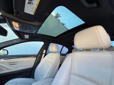 2016 BMW 5 Series 528i Sedan RWD