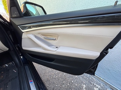 2016 BMW 5 Series 528i Sedan RWD