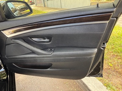 2014 BMW 5 Series 528i Sedan RWD