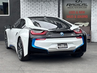 2019 BMW i8 PURE IMPULSE
