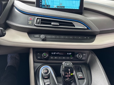 2019 BMW i8 PURE IMPULSE