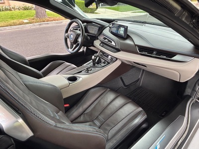 2019 BMW i8 PURE IMPULSE
