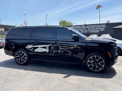 2025 Chevrolet Suburban RST 4WD