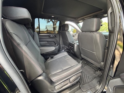 2025 Chevrolet Suburban RST 4WD