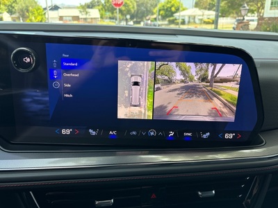2025 Chevrolet Suburban RST 4WD